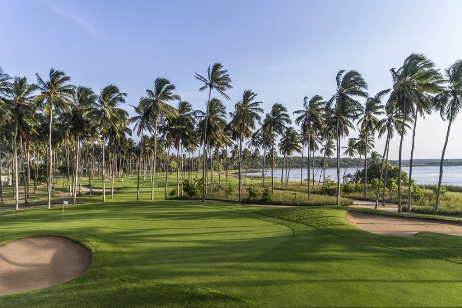 Shangri-La's Golf and Country Club 1490