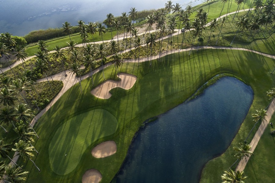 Shangri-La's Golf and Country Club 1492